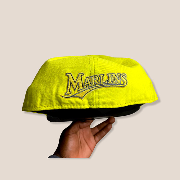 NWT Florida Marlins fitted hat 7 1/4 - Picture 3 of 4